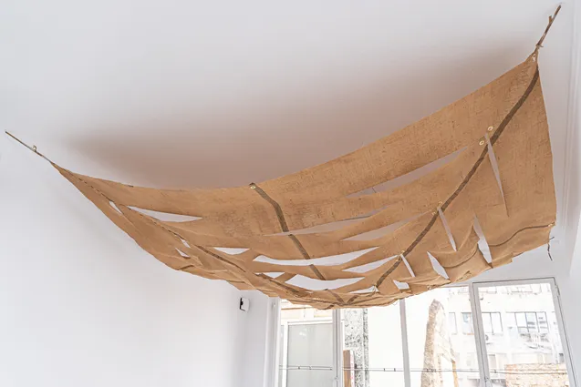 Il modulo da soffitto a pavimento, 1977-2023